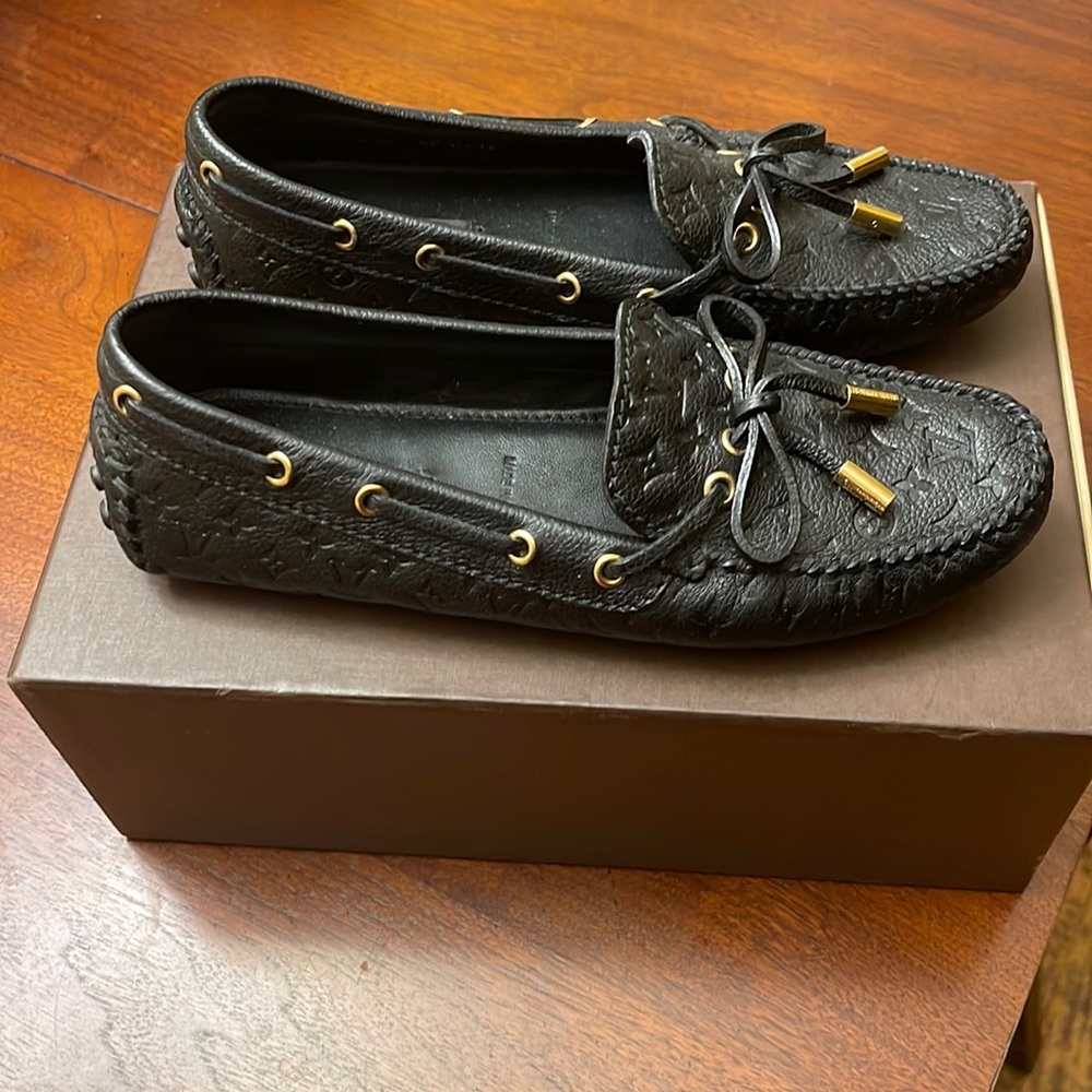 Louis Vuitton Black  Driver Loafers .